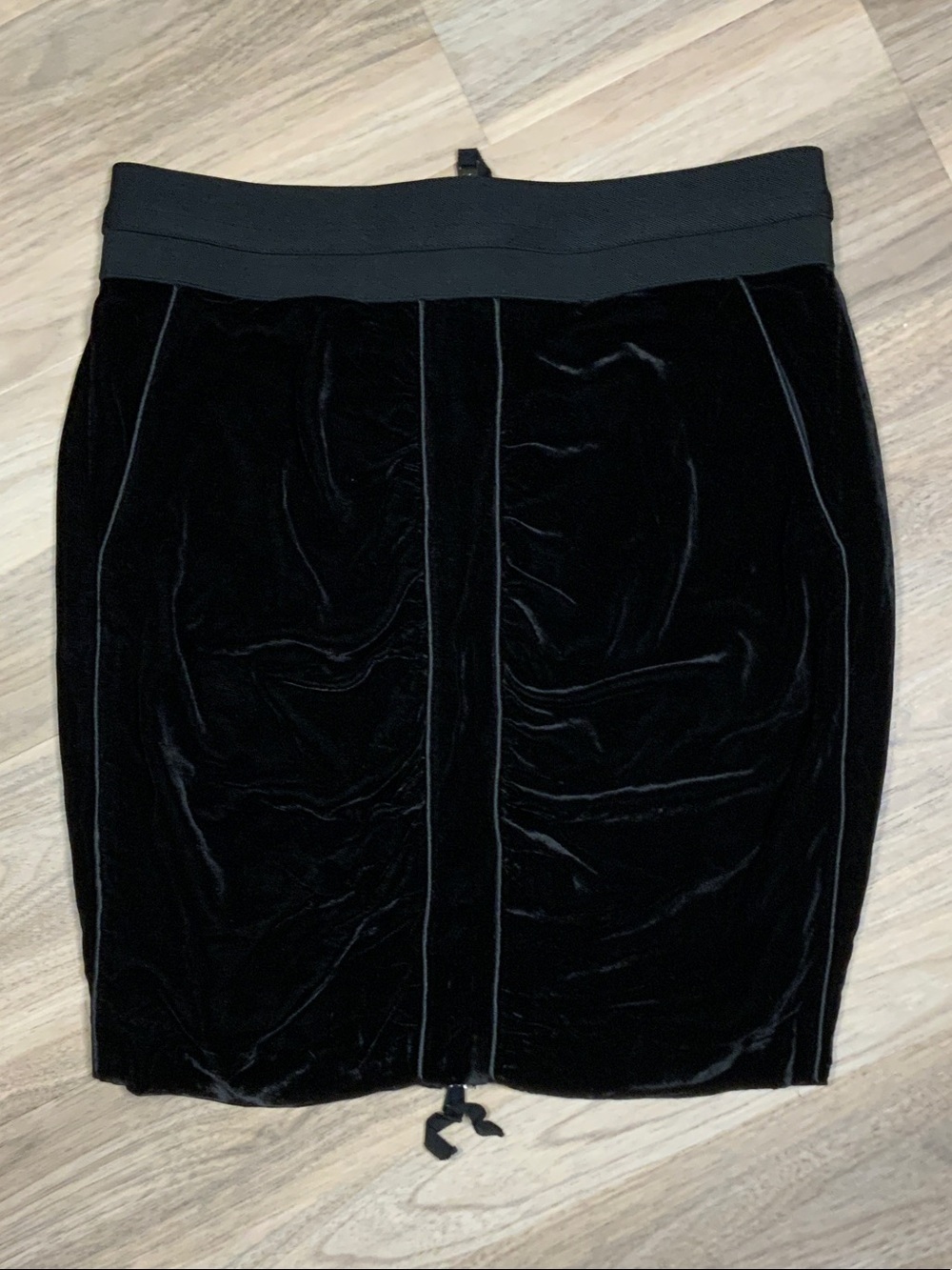 🆕 BCBGMaxAzria Black Velvet Pencil Skirt